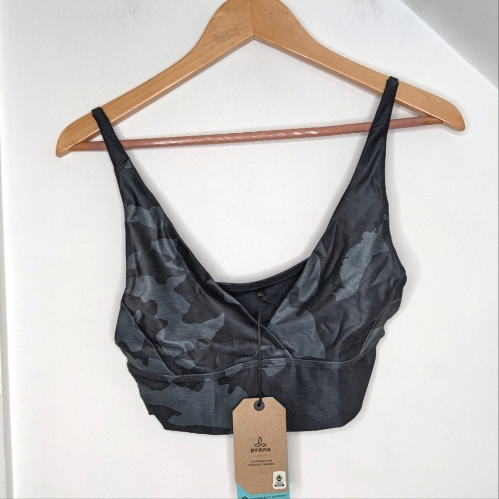 PRANA Layna Brami Sports Bra in Black Camo NEW Size M